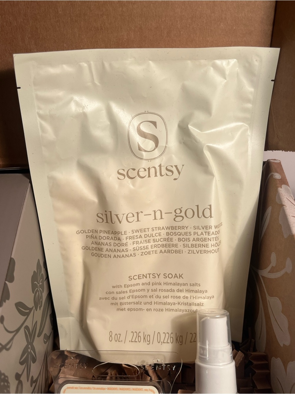 SCENTSY 🍑(Silver-n-Gold ) & Amber Peach Fragrance Kit - ( NEW IN BOX ) 🍑🍑 - Picture 4 of 7